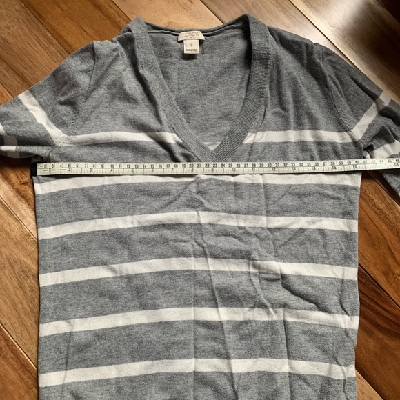 J Crew V-neck Sweater - Picture 4 of 6
